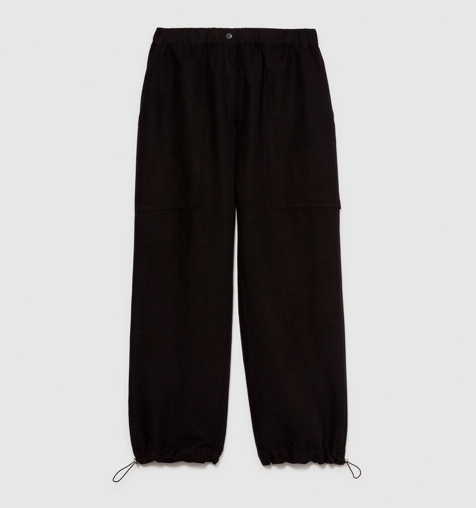 Linen blend cargo trousers - women's carrot fit trousers - Black | Sisley image number 6